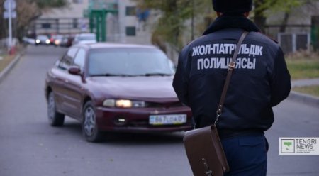 Актюбинского водителя оштрафовали на полмиллиона тенге за взятку полицейскому