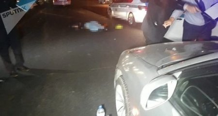 Женщина бросилась на капот машины и погибла под колесами авто в Алматы (фото)