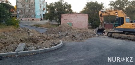 Жители Жезказгана пожаловались на то, что новый асфальт сняли через несколько дней (фото)