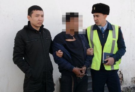 У пьяного водителя в Туркестане обнаружили оружие и наркотики