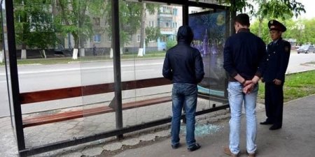 Вандалы разбили более 30 остановок в Петропавловске