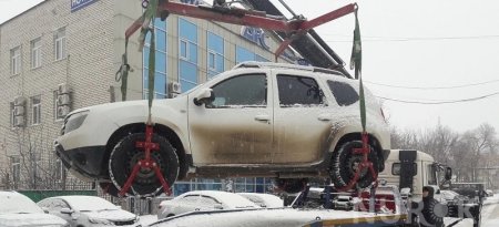 Незаконно припаркованные авто будут эвакуировать в Уральске (видео)
