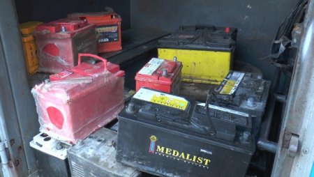 Краденые аккумуляторы изъяли из пункта приема металлолома в Алматы (фото, видео)