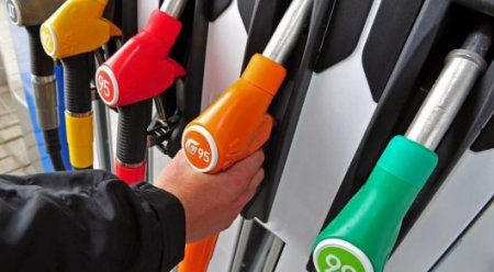 Бозумбаев сравнил цены на бензин в Казахстане с соседними странами