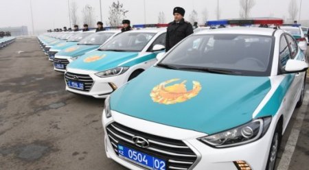 Полицейские Алматы получили автомобили на газе