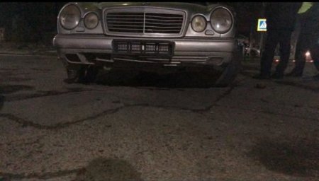 Mercedes 200 метров протащил попавшую под колеса женщину в Шымкенте