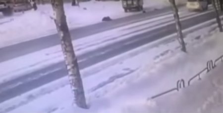 Полицейское авто сбило женщину на пешеходном переходе в Усть-Каменогорске