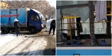 Грузовик врезался в троллейбус с людьми в центре Алматы