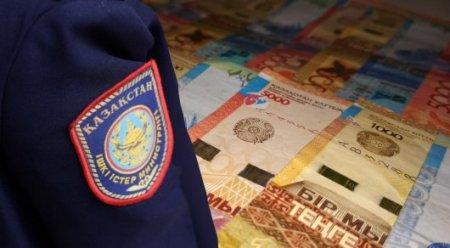 "Просто так не берут взятку - им суют и дают" - аким Алматы о полицейских
