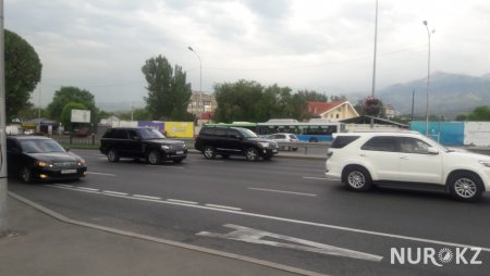 Запрет левых поворотов по проспекту Назарбаева объяснили в полиции Алматы