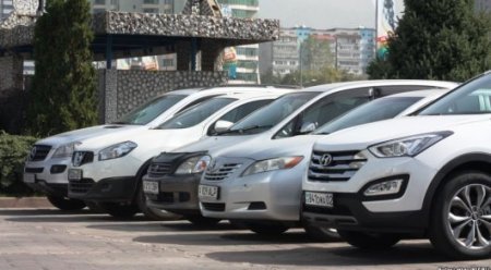 Министерство нацэкономики объяснило ситуацию с наклейками на автомобилях