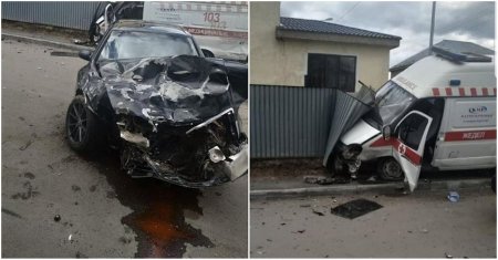 Водитель Lexus врезался в скорую в Нур-Султане
