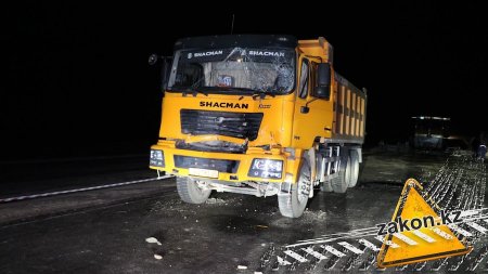 Мужчину раздавило между грузовиками на трассе Алматы - Нур-Султан