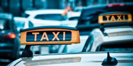 Иностранец заплатил таксисту 26 тыс. тенге за поездку от аэропорта до центра Алматы