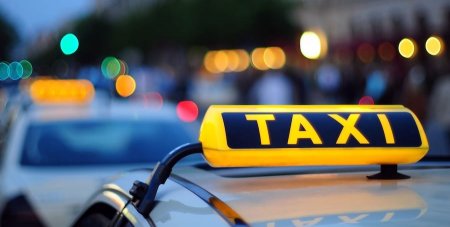 Водитель такси «Престиж» в Караганде с пистолетом напал на девушку и отнял сумку