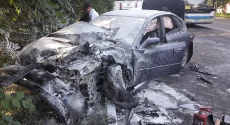 Машина загорелась: 4 человека пострадали в массовом ДТП в Алматы