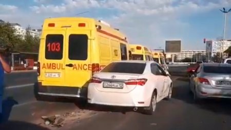 Две машины скорой помощи попали в ДТП в Актау