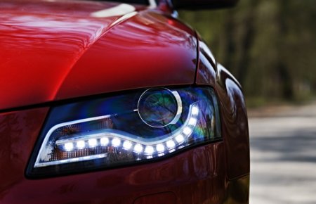 Светодиодные лампы в фарах автомобиля: почему их запрещают