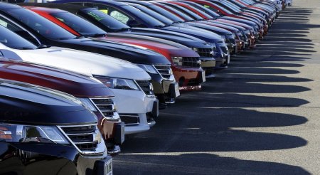 Казахстанским чиновникам запретили закупать импортные автомобили