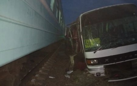 1 человек погиб, 9 пострадали в аварии с поездом и автобусом