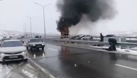 Появилось видео с места аварии на трассе Шымкент-Сарыагаш