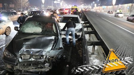 Массовое ДТП с участием шести авто произошло на Аль-Фараби в Алматы