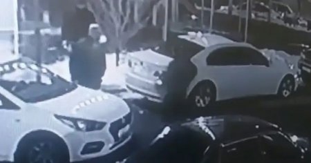 Пьяный мужчина напал с ножом на таксиста в Алматы