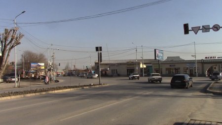 Не шуточные баталии разгорелись в сети из-за очередности проезда перекрестка в Туркестане