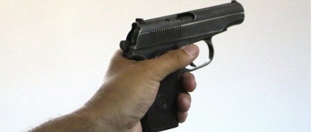 Водитель достал пистолет и выстрелил во время ссоры на дороге в Алматы