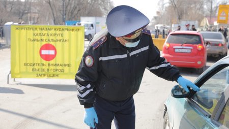 Более 17 тысяч авто въехало в Алматы через блокпосты за два дня карантина