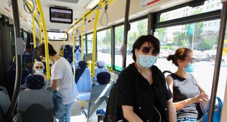 Число пассажиров в автобусах ограничили из-за карантина в Казахстане