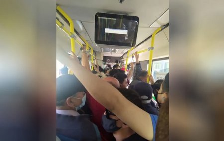 В сети появилось фото переполненного автобуса в карантинном Нур-Султане