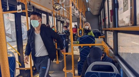 В автобусах ездить без масок запретили в Алматы
