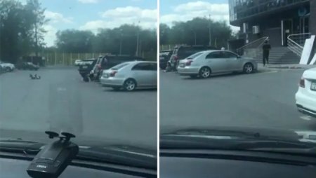В сети опубликовано видео момента стрельцы по людям в Караганде