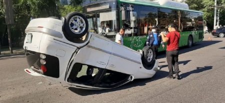 В ДТП с участием автобуса пострадали 2 человека в Алматы