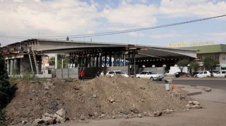 Как выглядит развязка в Алматы, которую должны были достроить в прошлом году