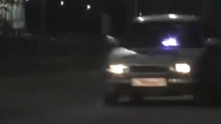 Светившего водителя фонариком вместо фар, задержали на автодороге Караганда-Аягоз