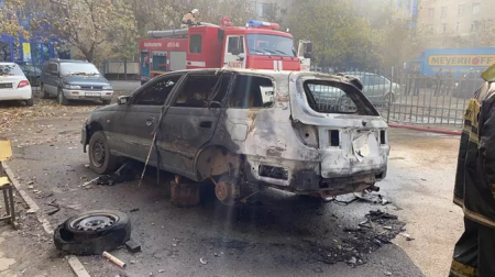 Владельцы сгоревших в пожаре на СТО машин могут остаться без страховых выплат в Алматы