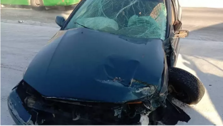 Автомобиль сбил двух человек: момент ДТП попал на видео в ВКО