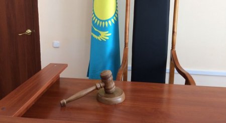 За распитие алкоголя на работе уволили председателя и трех судей Усть-Каменогорского суда
