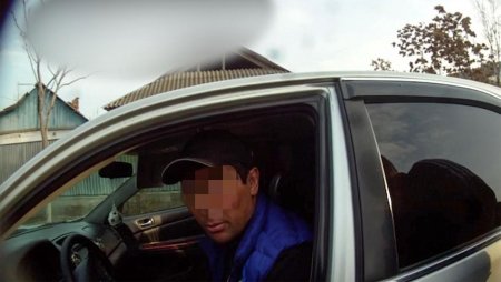 Водитель протащил полицейского на капоте авто в Жетысае