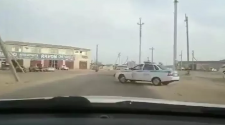 Полицейского наказали за создание аварийной ситуации в Актау