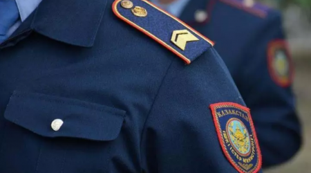 Полицейские подкинули жителю Шымкента наркотики и требовали 20 тысяч долларов