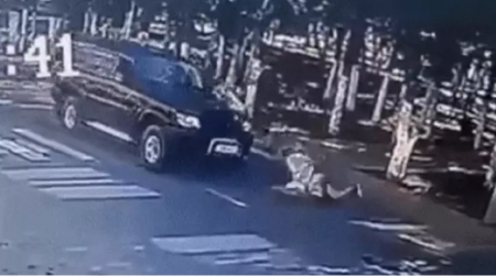 Водитель внедорожника сбил женщину на "зебре" в Жезказгане