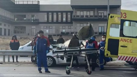 Смертельное ДТП на Капшагайской трассе: отбойник прошил легковое авто