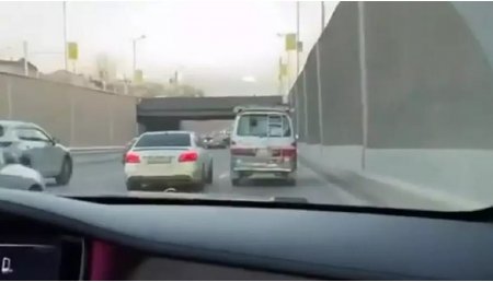 "Лихачившего" на дороге водителя Mercedes наказали в Алматы