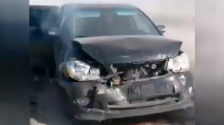 Казахстанцы попали в аварию, снимая видео о плохом состоянии трассы "Атырау-Астрахань"