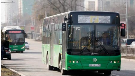 "Вопиющие факты": водителей автобусов без необходимой категории выявили в Алматы
