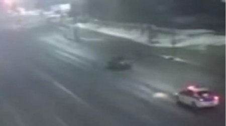Лихач "пролетел" на красный свет и едва не сбил пешехода в Нур-Султане