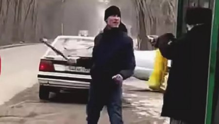 Полицейские Алматы нашли напавшего на пожилого мужчину с дубинкой